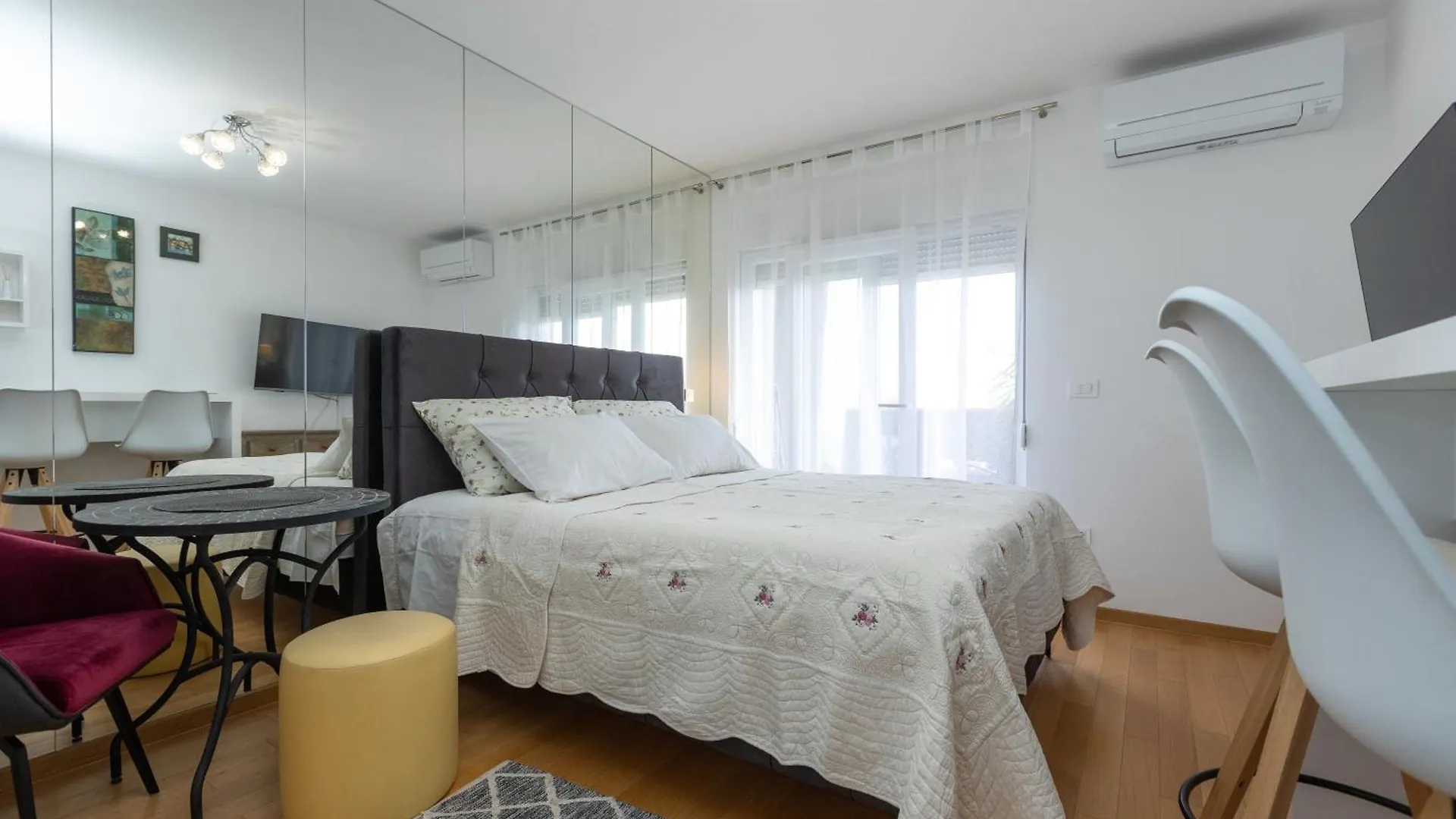 Apartamento Teny Studio With Balcony And Private Parking Zadar