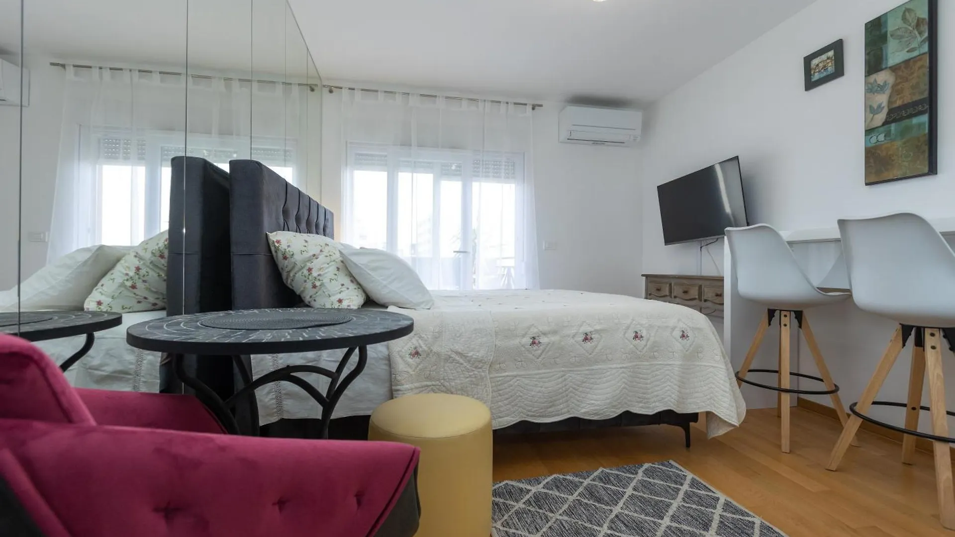 Teny Studio With Balcony And Private Parking Zadar Apartamento